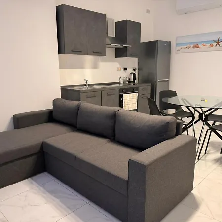 One In Se7en Saint Julian's