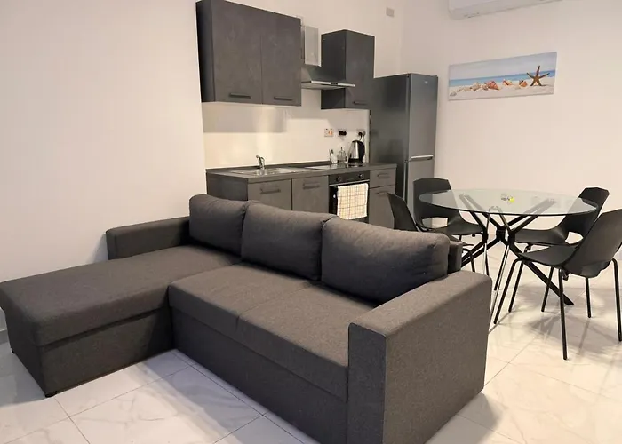 One In Se7en Saint Julian's